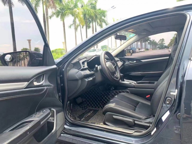 佛山17年本田思域6