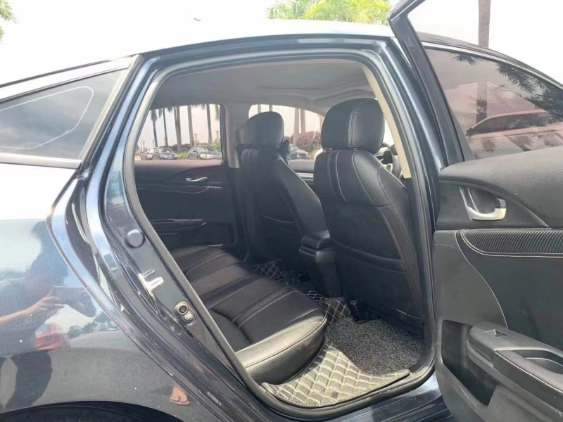 佛山17年本田思域9