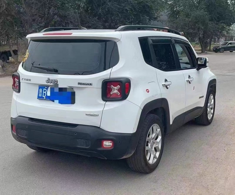 青島17年Jeep自由俠8