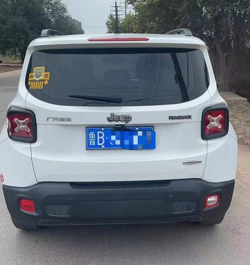 青島17年Jeep自由俠9