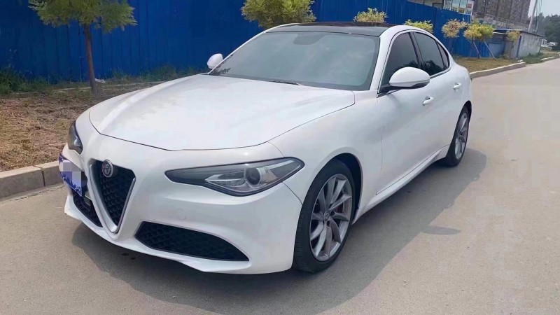 泰安18年阿爾法·羅密歐Stelvio3