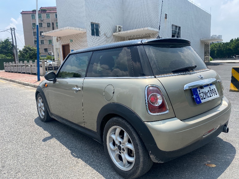 廣州11年寶馬MINI8