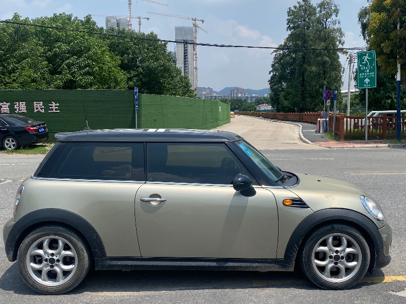 廣州11年寶馬MINI4