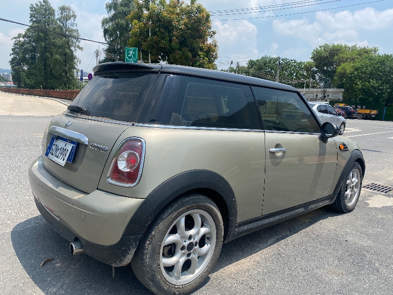 廣州11年寶馬MINI5