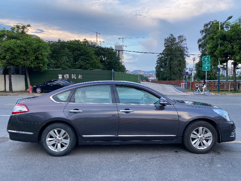 广州12年日产天籁4