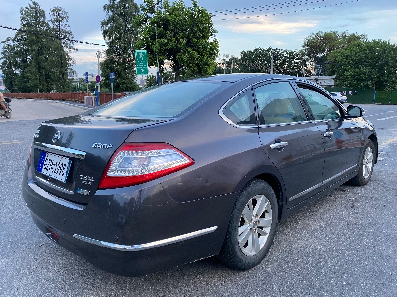 广州12年日产天籁5