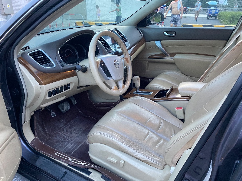 广州12年日产天籁3