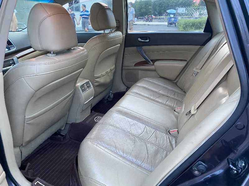 广州12年日产天籁1