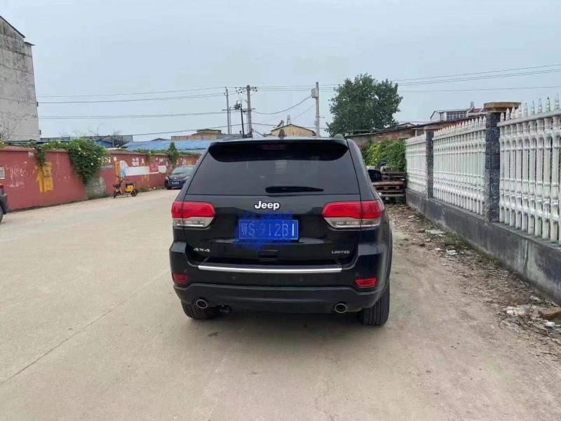 岳陽17年Jeep大切諾基4