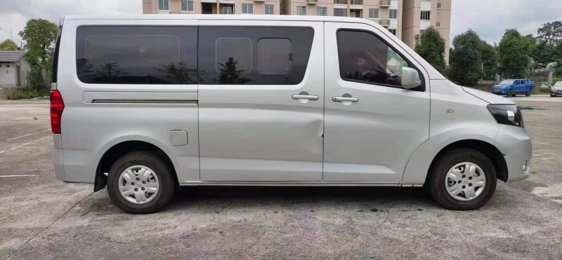 安順19年長安汽車睿行3