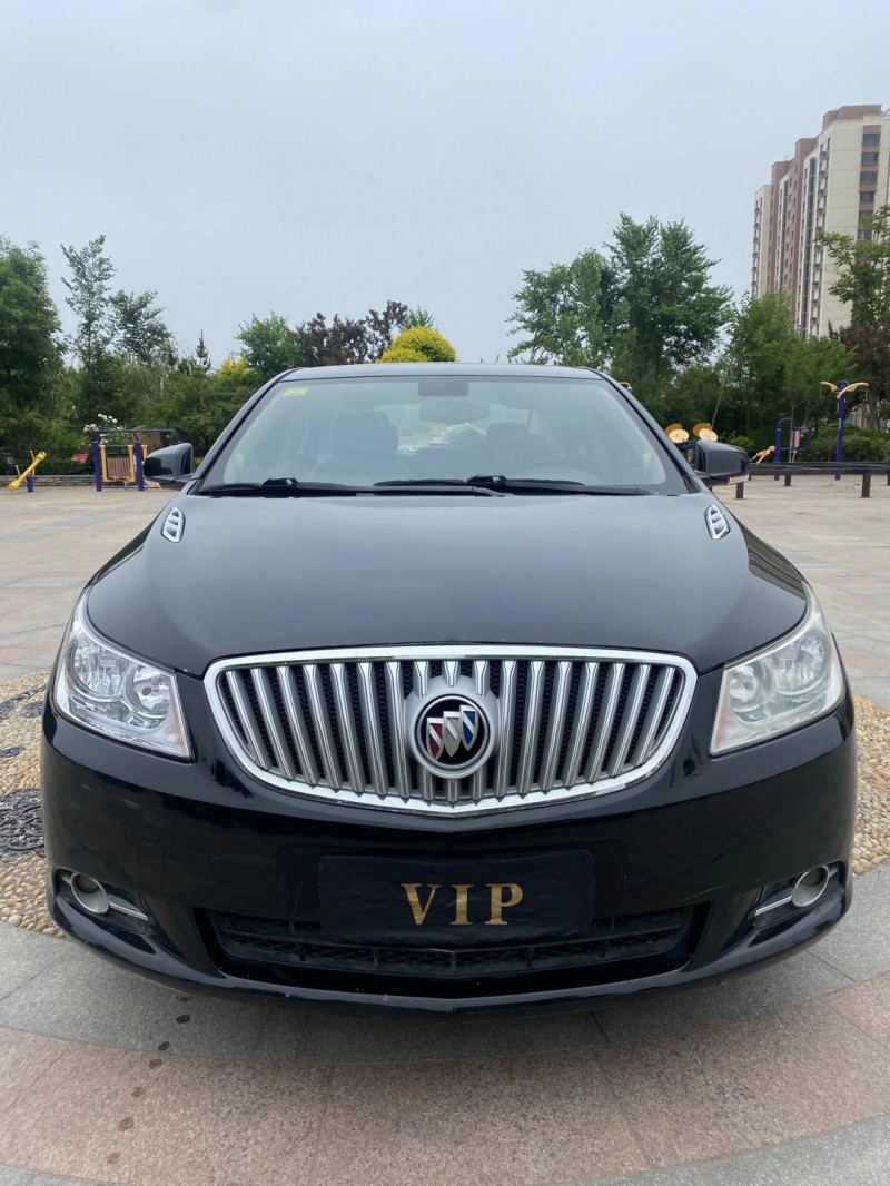 青岛11年别克君越1