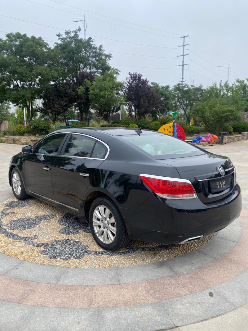 青岛11年别克君越7