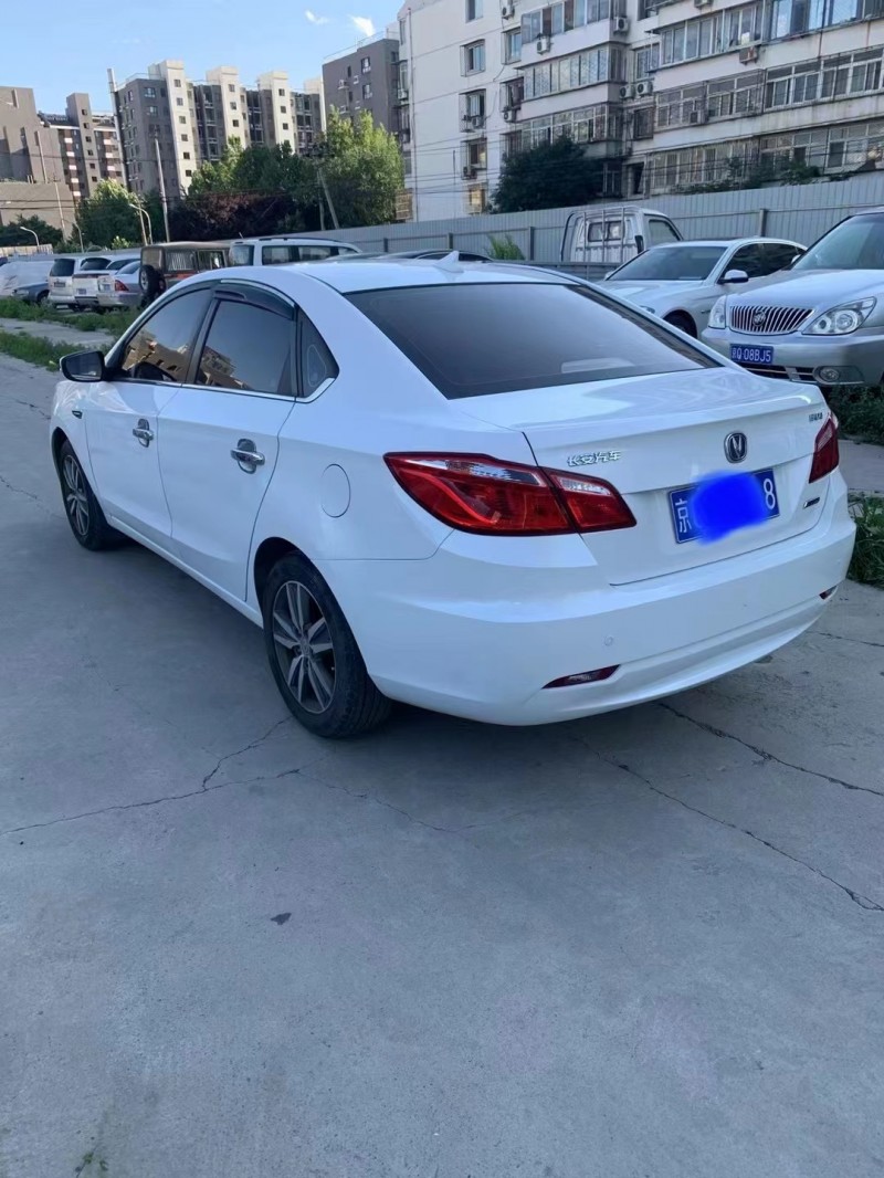 北京16年長安汽車逸動9
