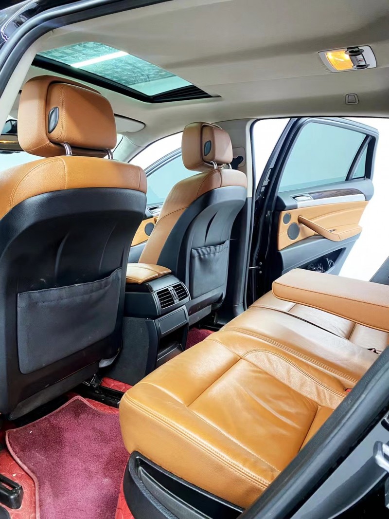 保定11年宝马X65