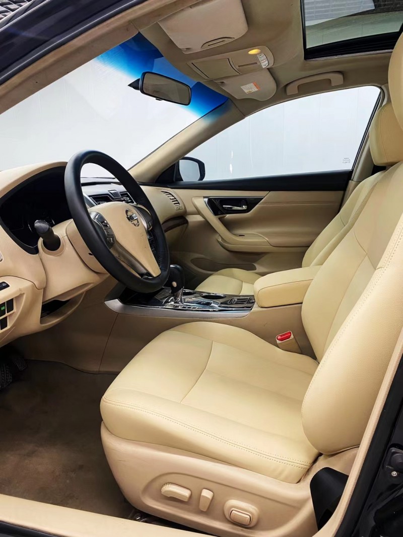 保定14年日产天籁4