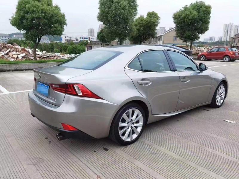 溫州16年雷克薩斯IS6