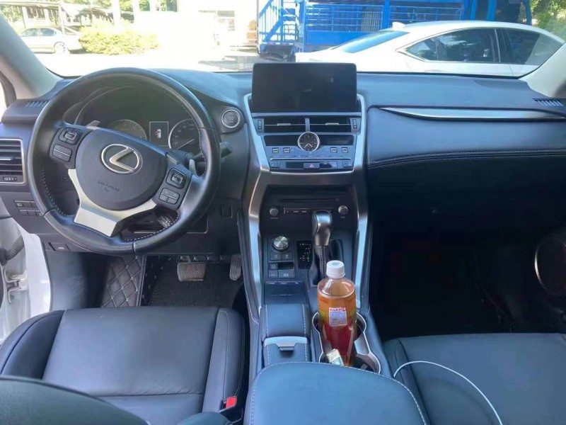 广州19年雷克萨斯NX4