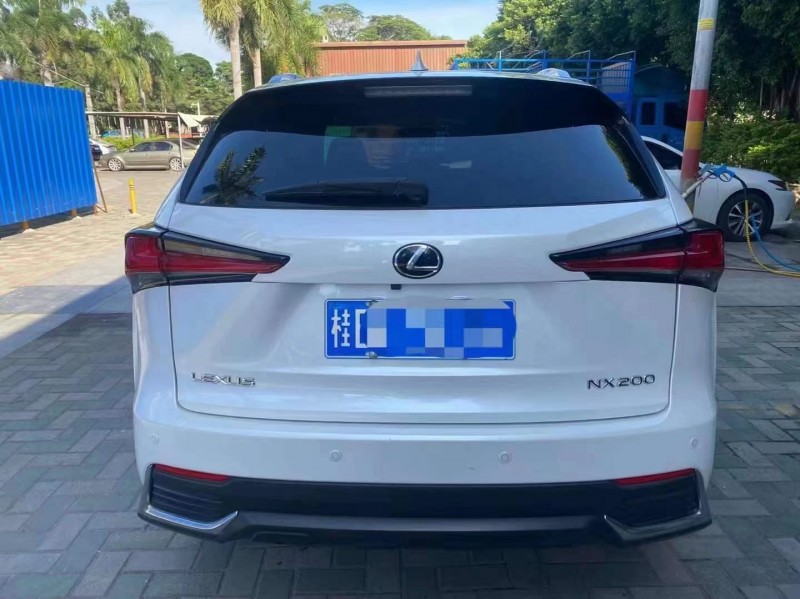 广州19年雷克萨斯NX9