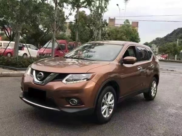 南昌14年日產奇駿2