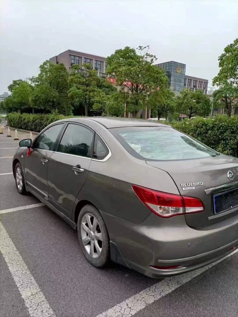 南通10年日產軒逸7
