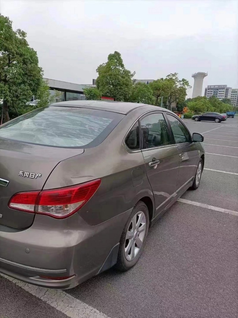 南通10年日產軒逸8