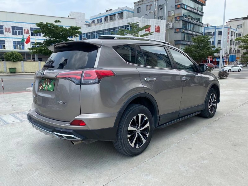 东莞17年丰田RAV4荣放6