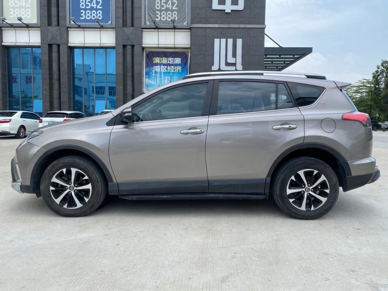 东莞17年丰田RAV4荣放5