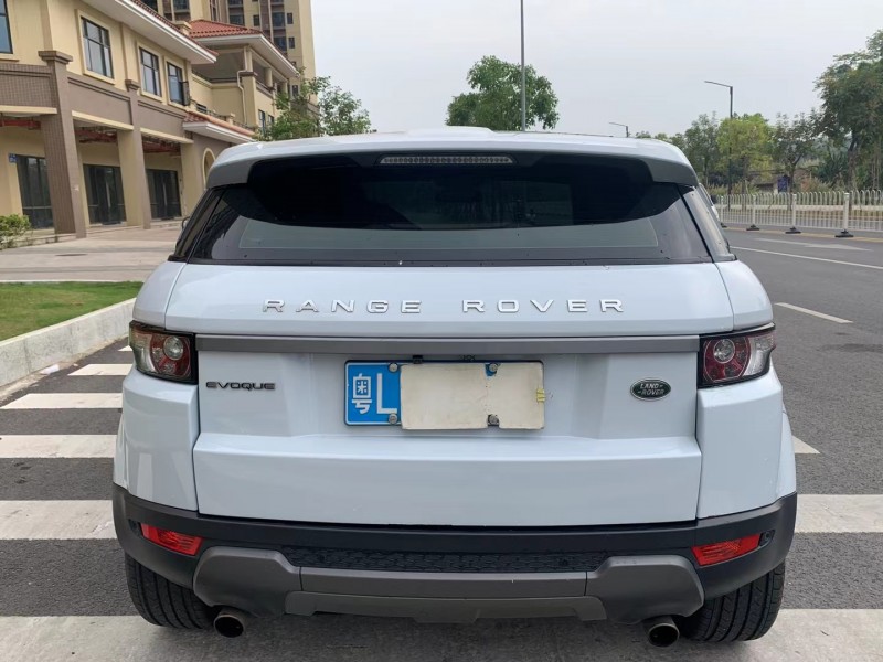 广州15年路虎极光9