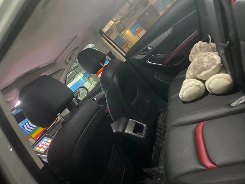重慶18年長安汽車CS557