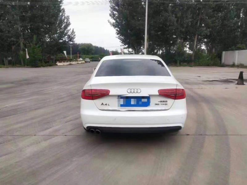 天津15年奧迪A4L9