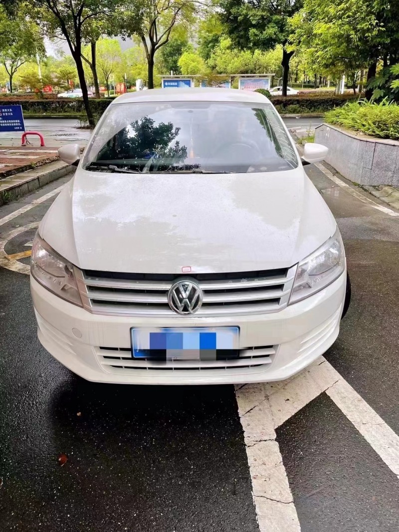 瀘州抵押車16年大眾桑塔納出售