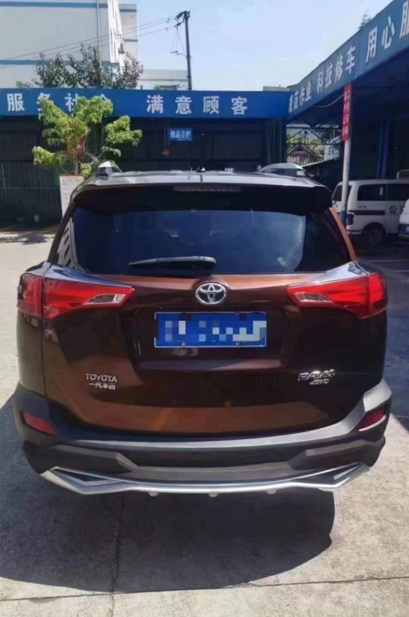 成都15年丰田RAV43