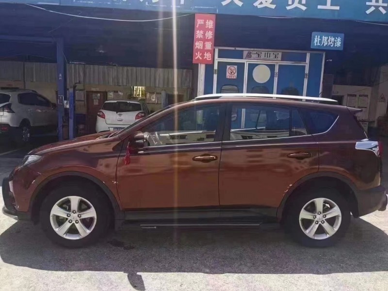 成都15年丰田RAV42