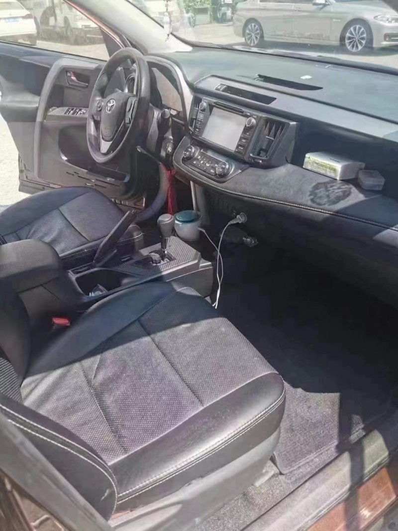 成都15年丰田RAV46