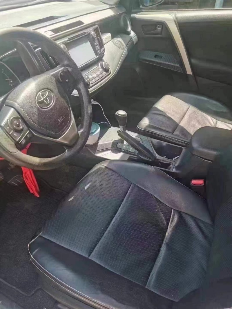 成都15年丰田RAV47