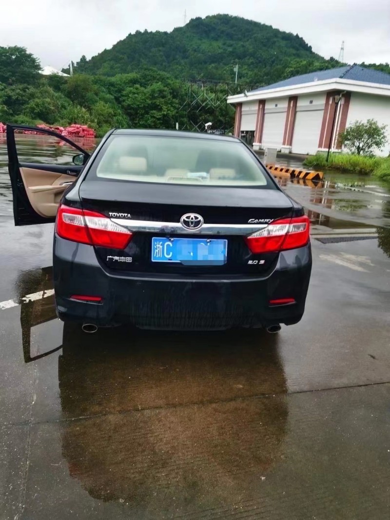 溫州13年豐田凱美瑞8