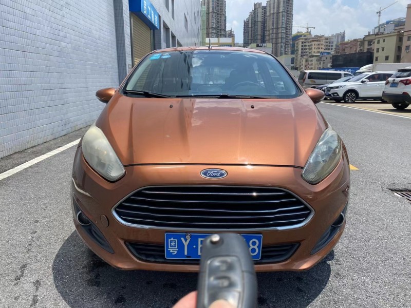 广州15年福特嘉年华1