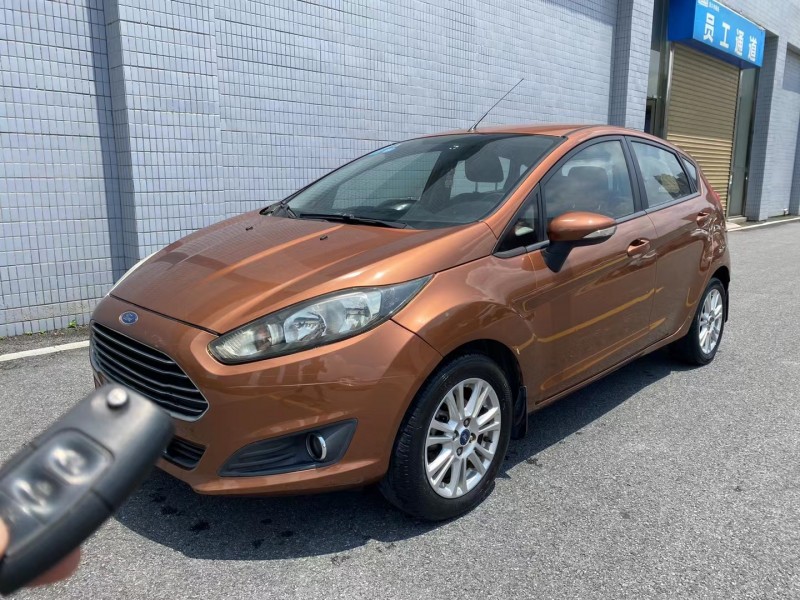 广州15年福特嘉年华2