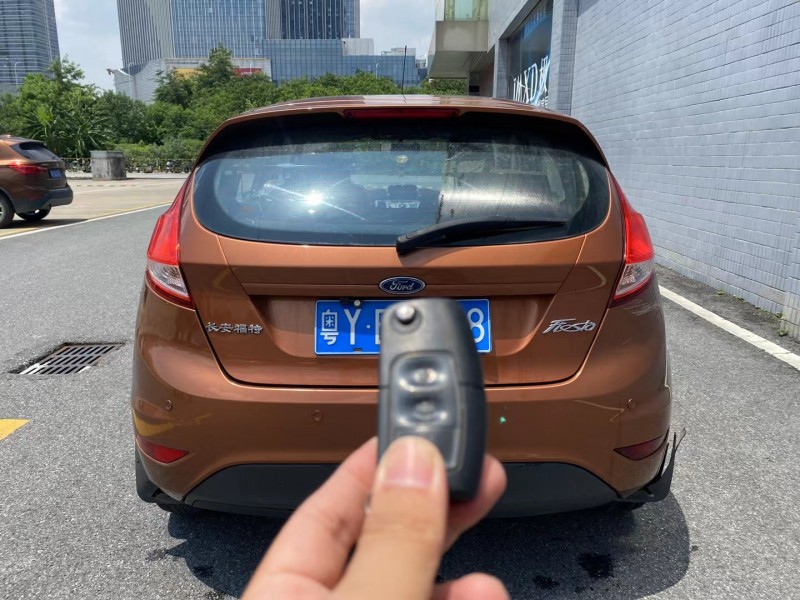 广州15年福特嘉年华5