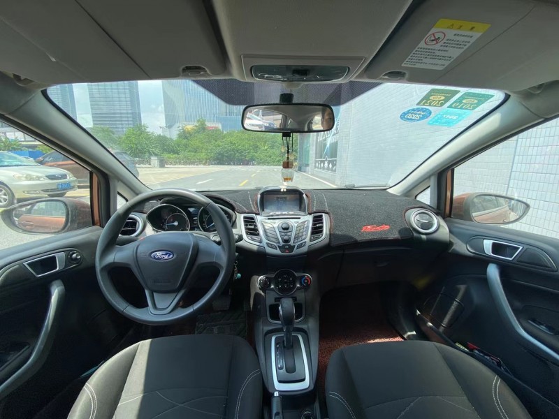 广州15年福特嘉年华6