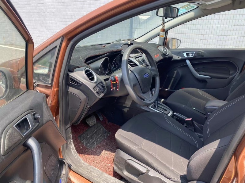 广州15年福特嘉年华8