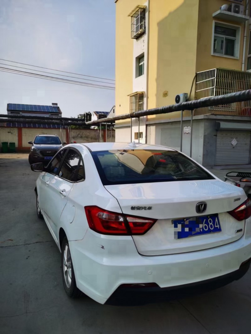 徐州17年长安汽车悦翔V73