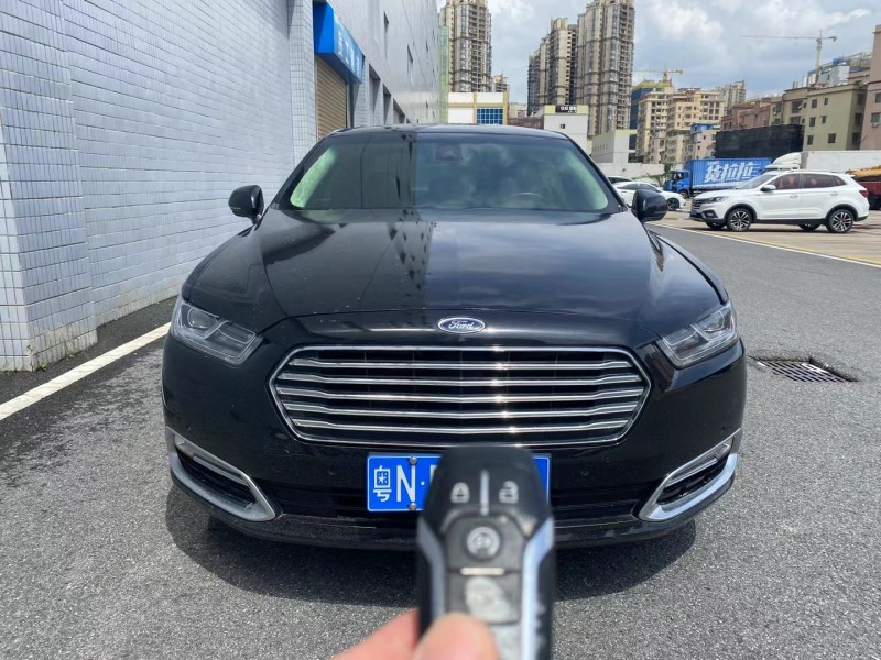 广州17年福特金牛座1