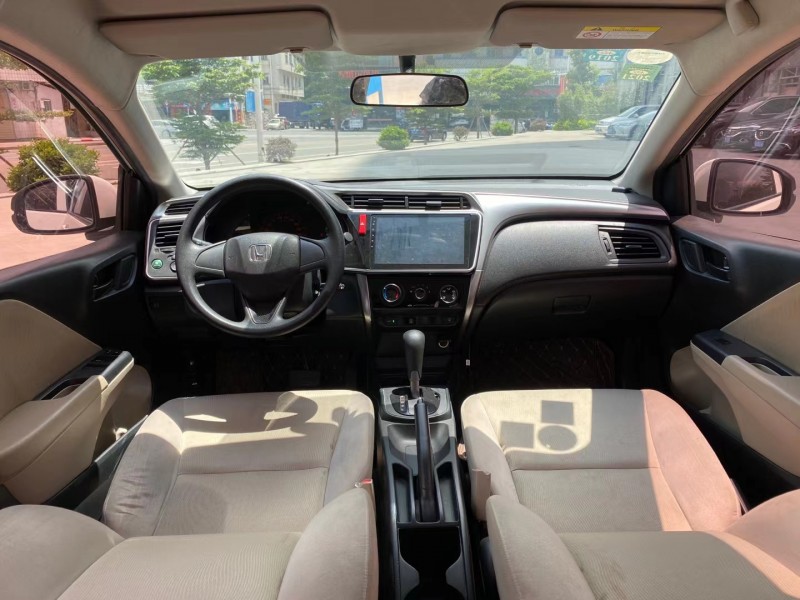 东莞17年本田锋范2