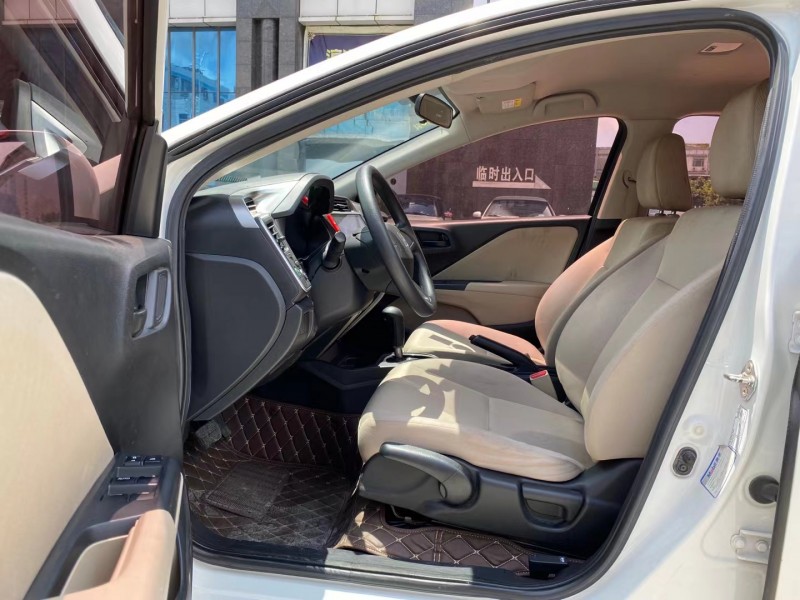 东莞17年本田锋范4