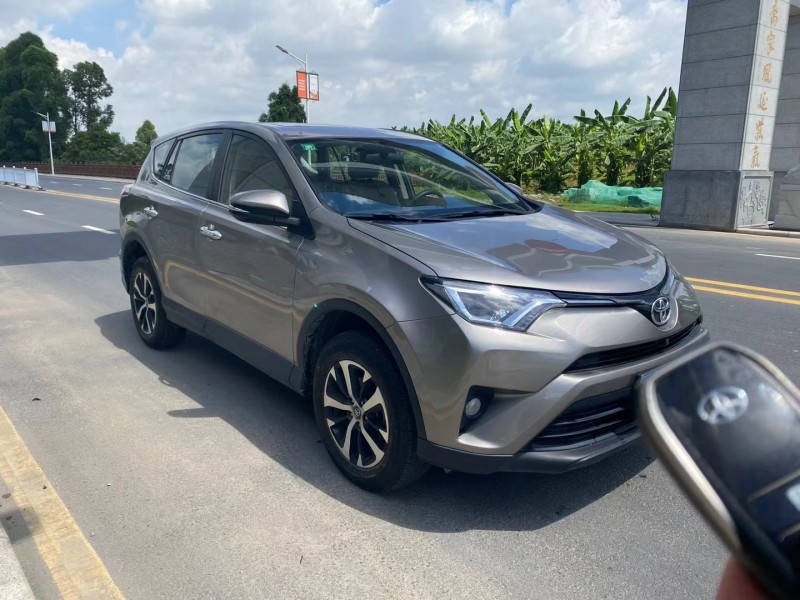 广州19年丰田RAV4荣放3