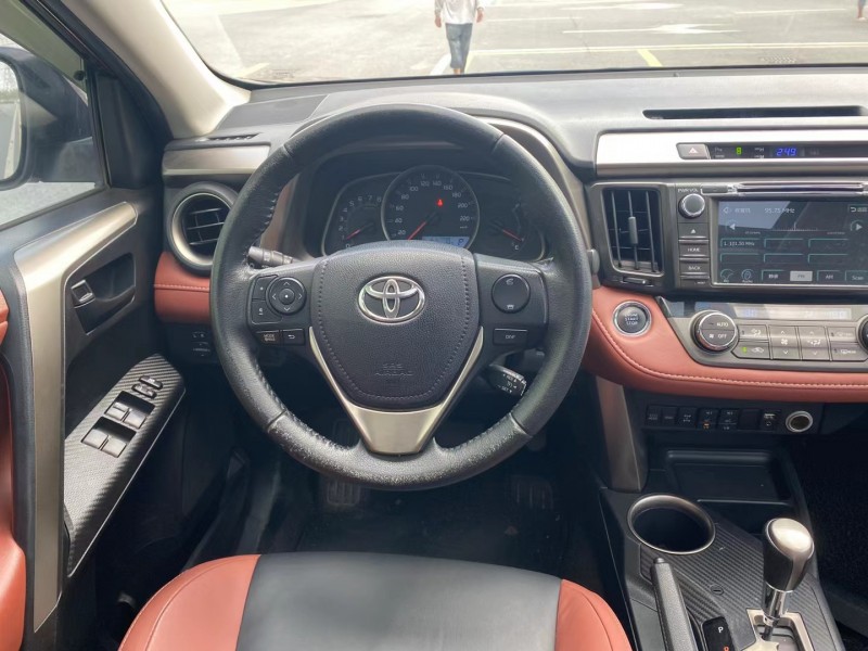 广州15年丰田RAV4荣放7