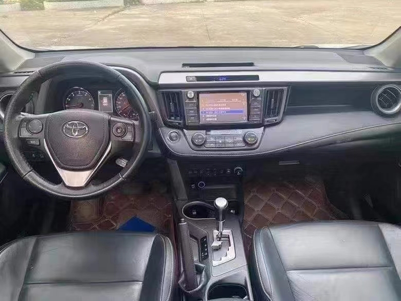 珠海16年豐田RAV46