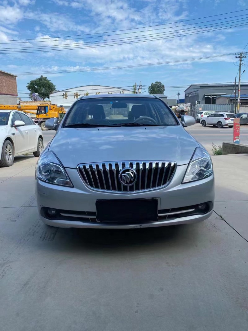 保定13年别克凯越1