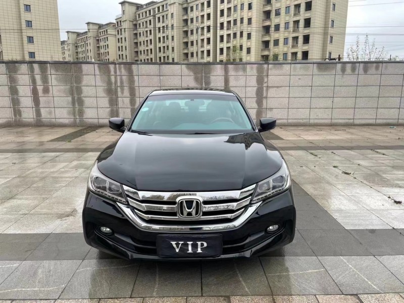 徐州16年本田雅阁1